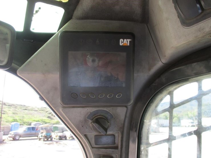 2017-caterpillar-272d2-xhp-image-7