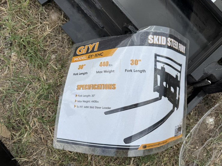 #186-•-mini-skid-steer-30"-forks-image-3