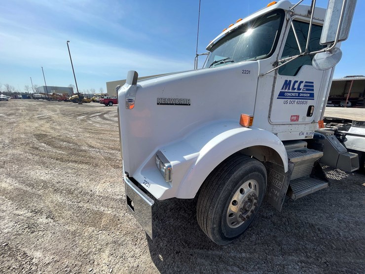 2004-kenworth-t800-image-40