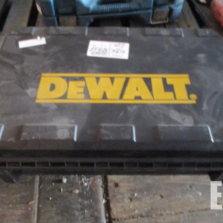 DEWALT XR 20-VOLT CORDLESS ROTARY HAMMER