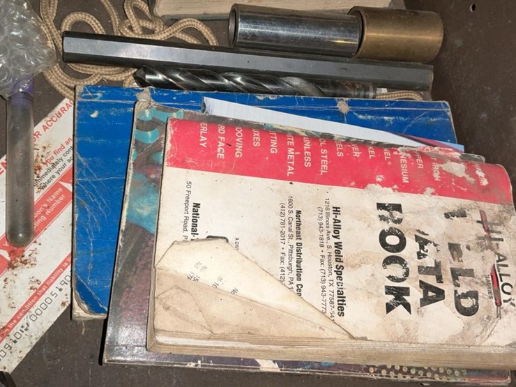 #228-•-tool-chest-and-contents-image-40