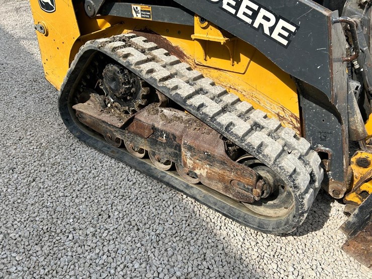2019-deere-317g-image-13
