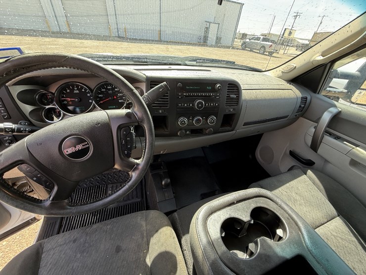 2013-gmc-sierra-2500hd-image-19