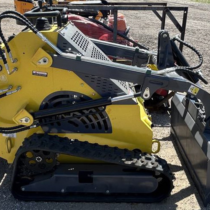 #35 • Mini Skid Steer Loader - Gas