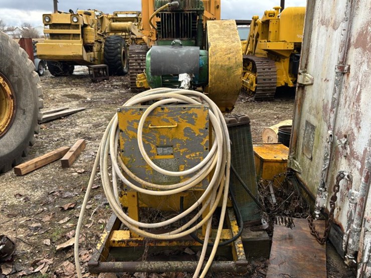 #256-•-stationary-air-compressor-image-4