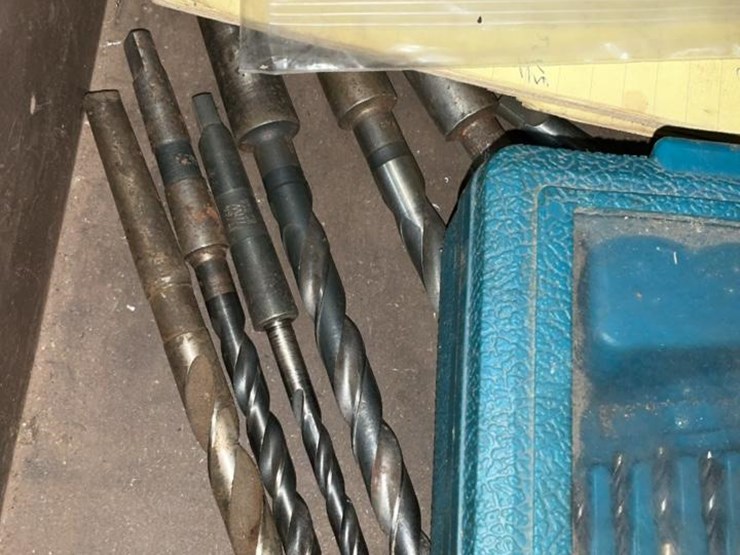 #228-•-tool-chest-and-contents-image-44