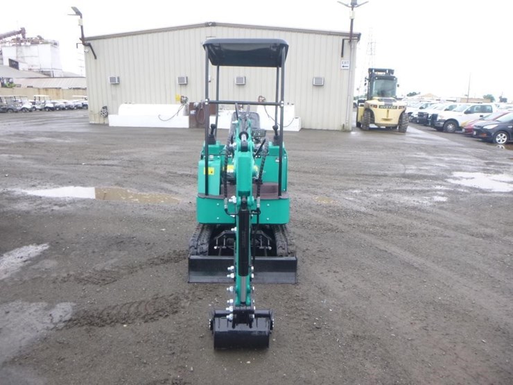 2026-agt-h15r-hydraulic-excavator-image-6