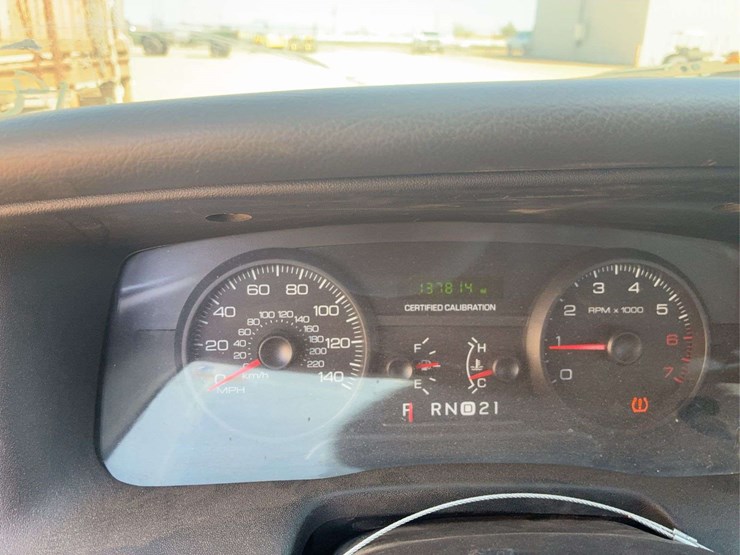 2011-ford-crown-victoria-lx-police-/-sedan-4d-image-29