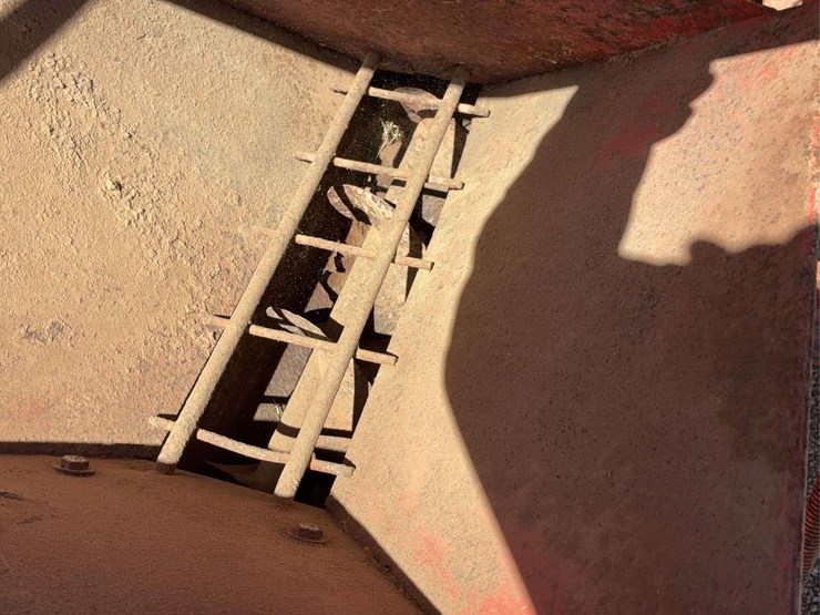 red-portable-pto-driven-feed-grinder-mixer,-steel-construction-image-25