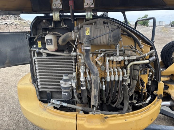 2010-caterpillar-303-image-43