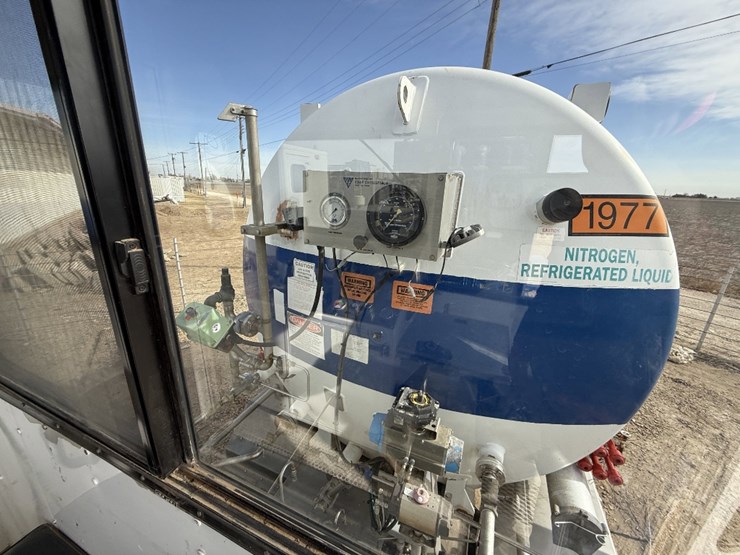 2011-cs&p-180k-scfh-10k-wp-nitrogen-pumper-mtd-on-2011-loadcraft-t/a-trailer-image-21