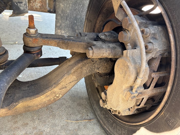 #300-•-2006-gmc-c6500-forestry-chip-truck-image-32