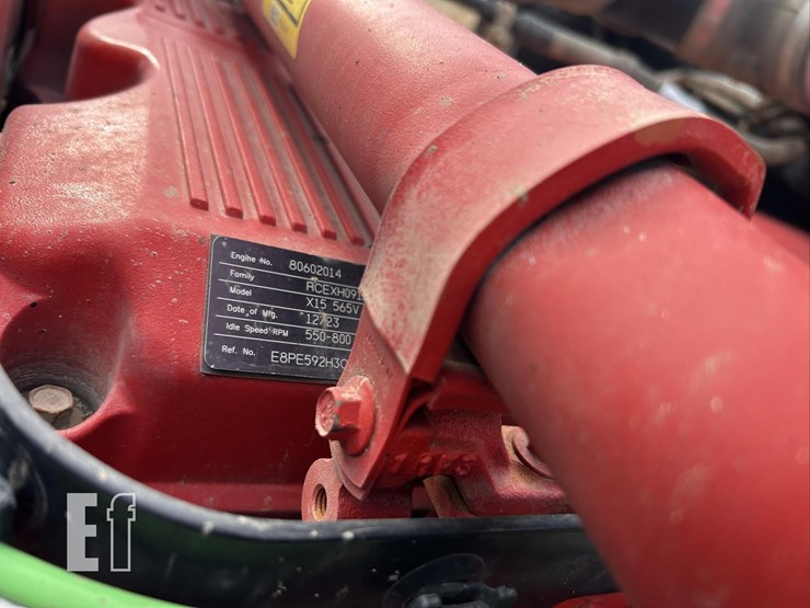 2025-kenworth-w900-image-23