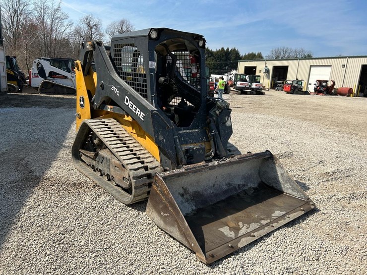 2019-deere-317g-image-6