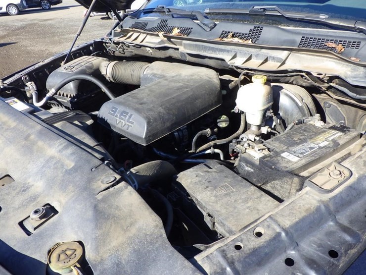 2016-dodge-1500-image-10