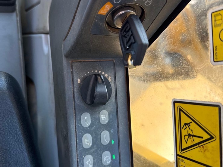 2018-caterpillar-336fl-image-27