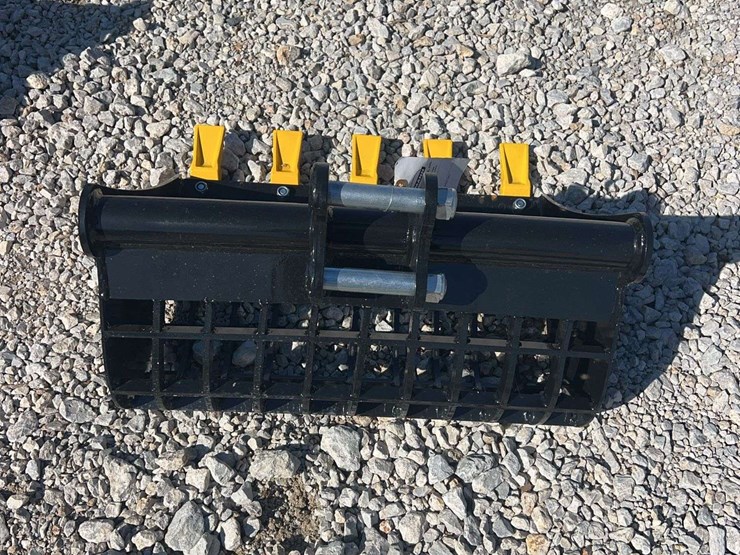 sdlanch-mini-excavator-rock-bucket-image-2