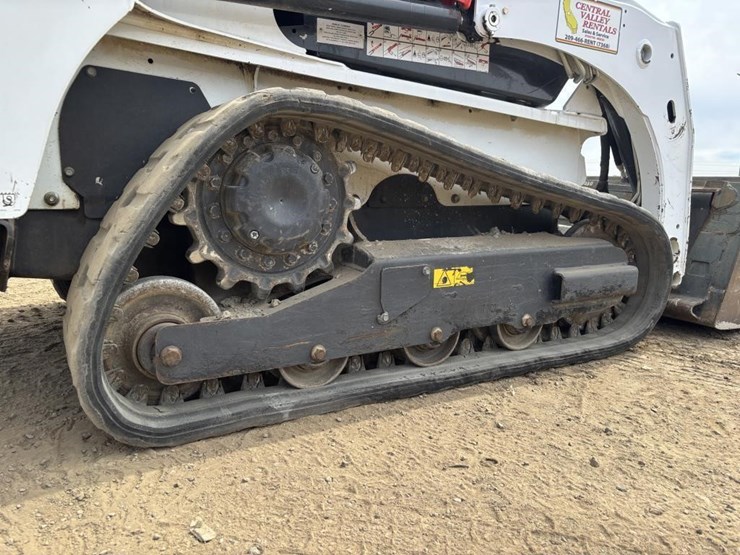 2021-bobcat-t450-image-16