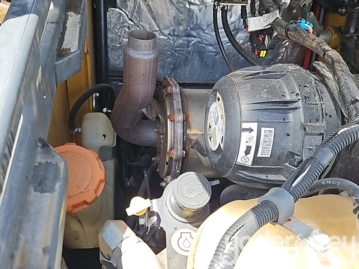 2023-deere-325g-image-22