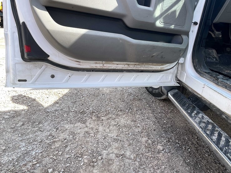 #5673-•-2015-f150-xlt-4x4-extended-cab-(has-wi-title)-image-40