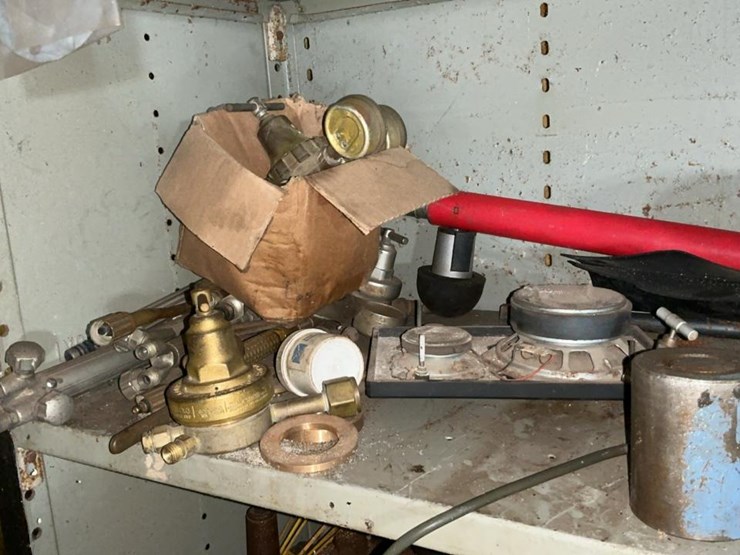 #231-•-parts-shelf-and-contents-image-34