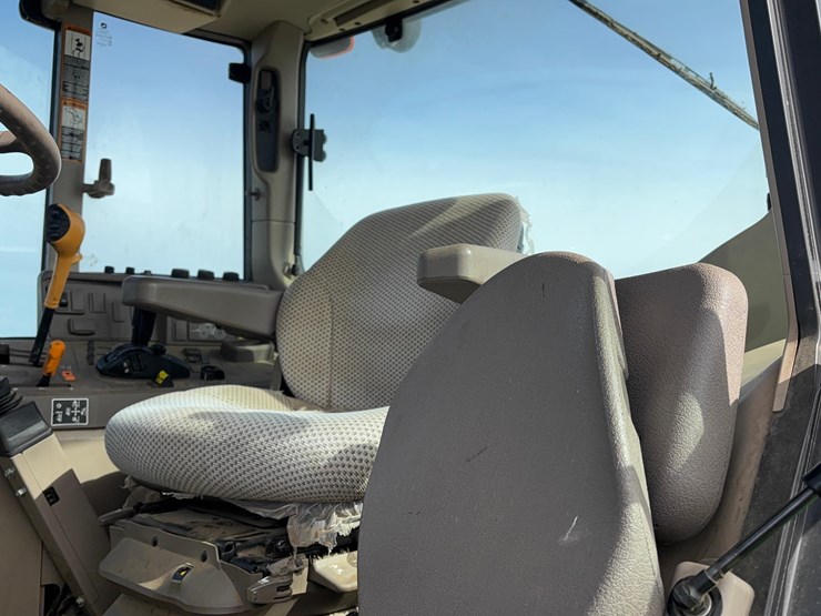 2019-john-deere-6175m-image-16