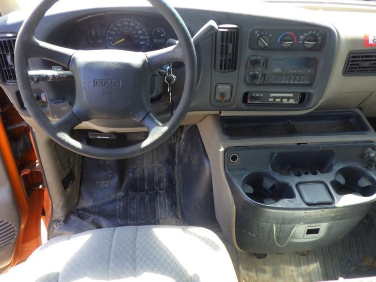 2000-gmc-safari-image-9