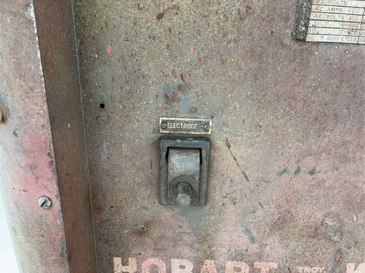 hobart-industrial-stick-welder,-heavy-duty-steel-cabinet-td416-image-9