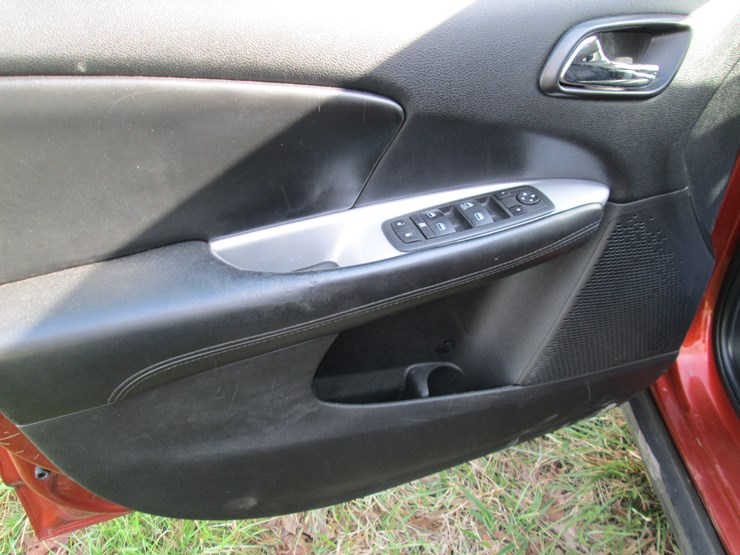 2014-dodge-journey-sxt-image-22