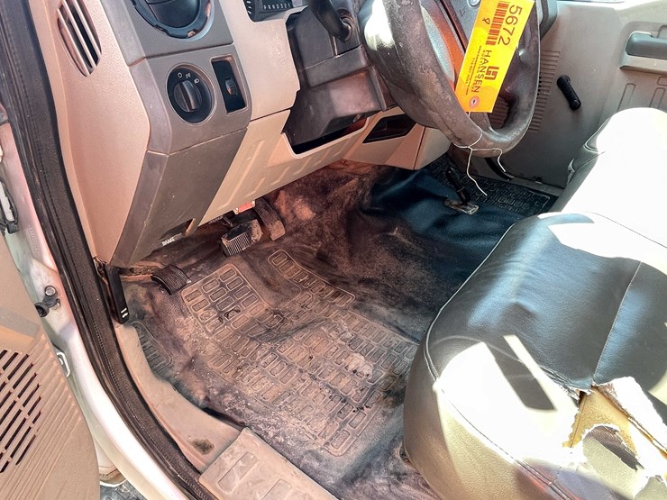 #5672-•-2010-f250-4x4-extended-cab-(has-wi-title)-image-47