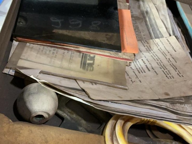 #228-•-tool-chest-and-contents-image-11