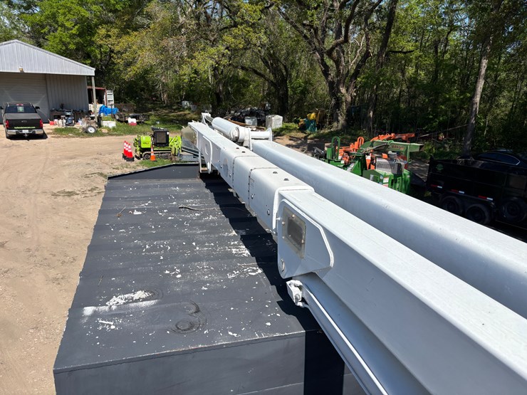 2010-ford-f750-image-43