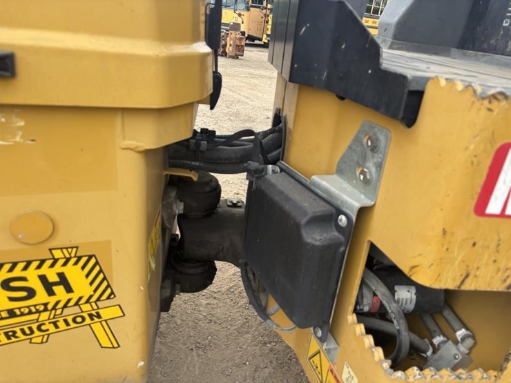 2002-caterpillar-cb24b-image-9