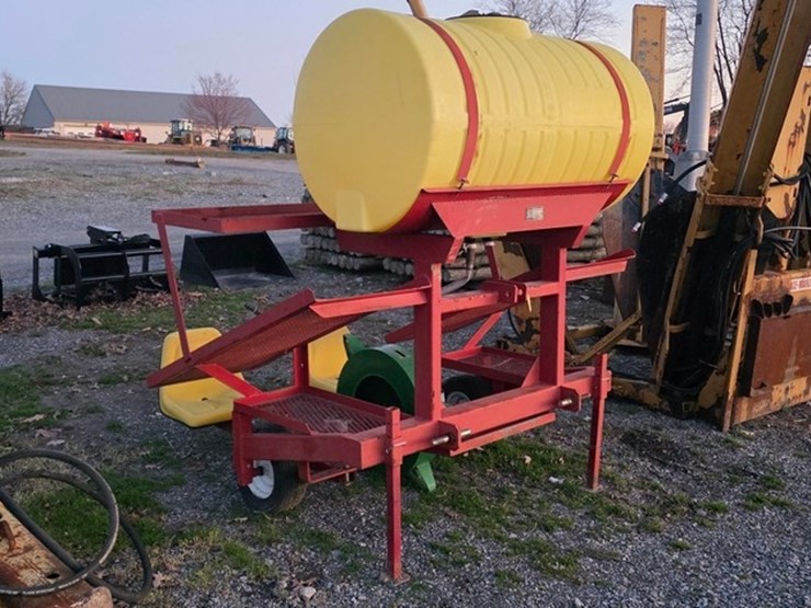 p150-3pt.-2-row-transplanter-image-1