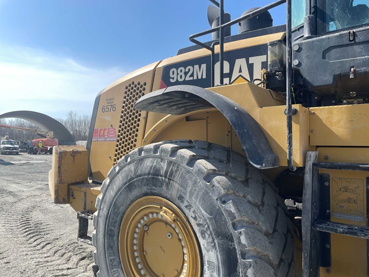 caterpillar-982m-image-20