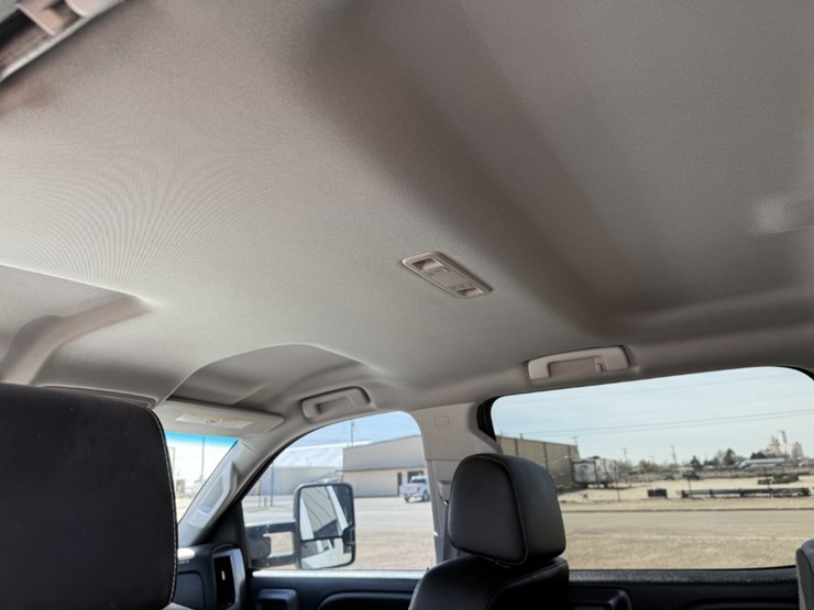 2017-chevrolet-silverado-2500hd-image-23