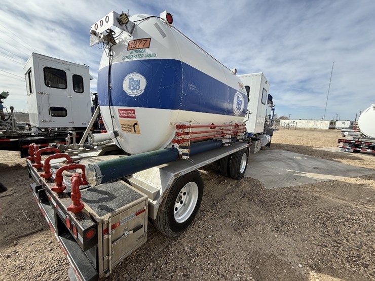 2013-cs&p-180k-scfh-10k-wp-nitrogen-pumper-mtd-on-2013-loadcraft-t/a-trailer-image-6