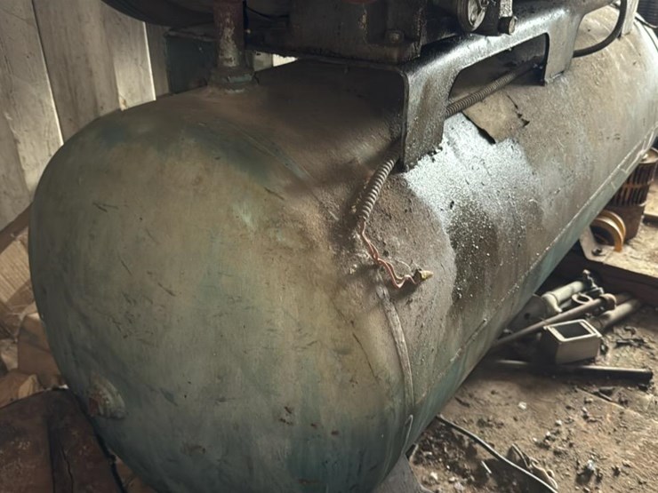 #259-•-stationary-air-compressor-image-9