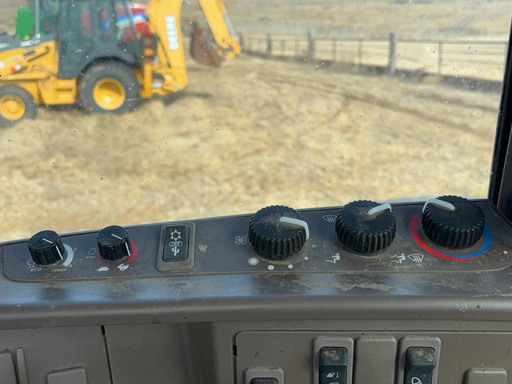 john-deere-6195m-image-30