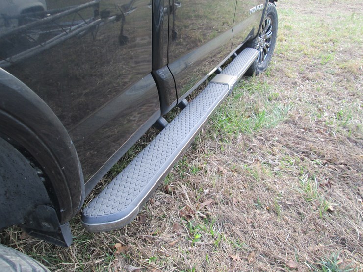 2016-nissan-titan-image-13