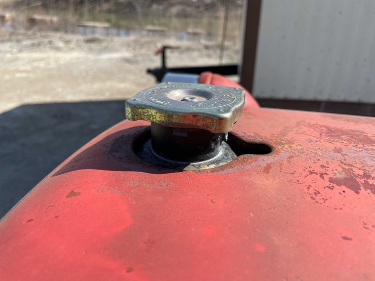 #5682-•-ih-cub-tractor-image-16