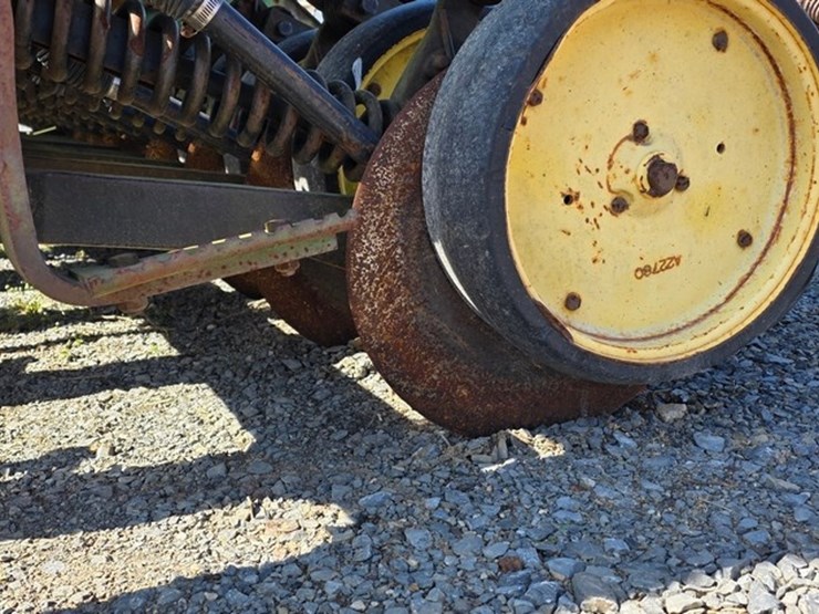 john-deere-750-image-12