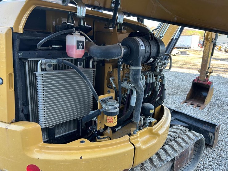 2018-caterpillar-303-image-7