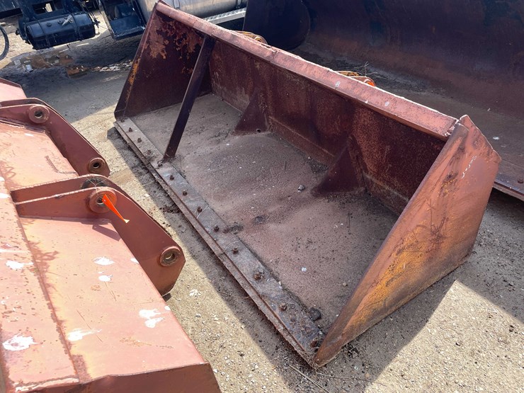 #5685-•-pin-on-bucket-image-1