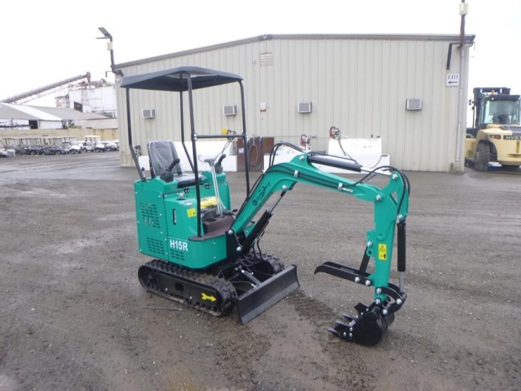 2026-agt-h15r-hydraulic-excavator-image-2