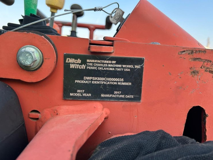 2017-ditch-witch-sk600-image-21