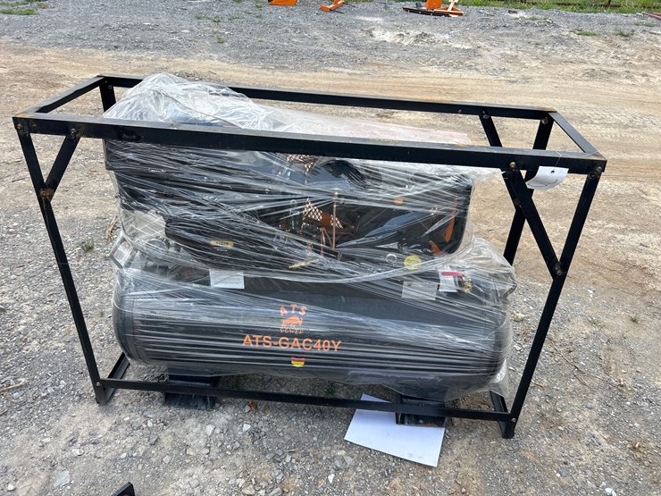 #70-•-40-gallon-two-stage-air-compressor-image-1