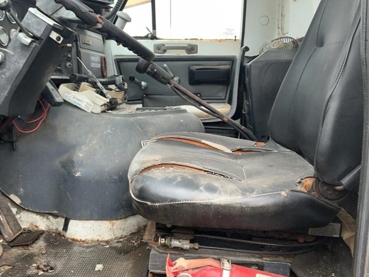 1984-gmc-9500-image-17