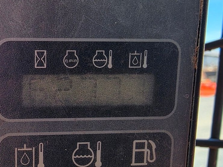 2011-case-sr200-image-42