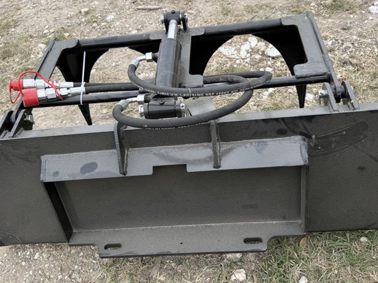 #190-•-mini-skid-steer-44"-plate-grapple-image-3